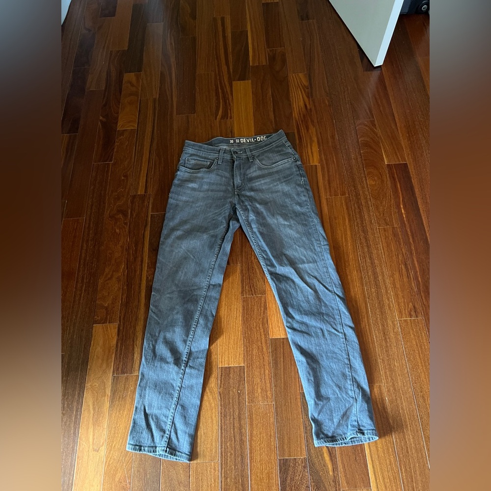 Devil Dog Dungarees Men’s Athletic Stretch Jean.  Sz 30/32 light grey wash